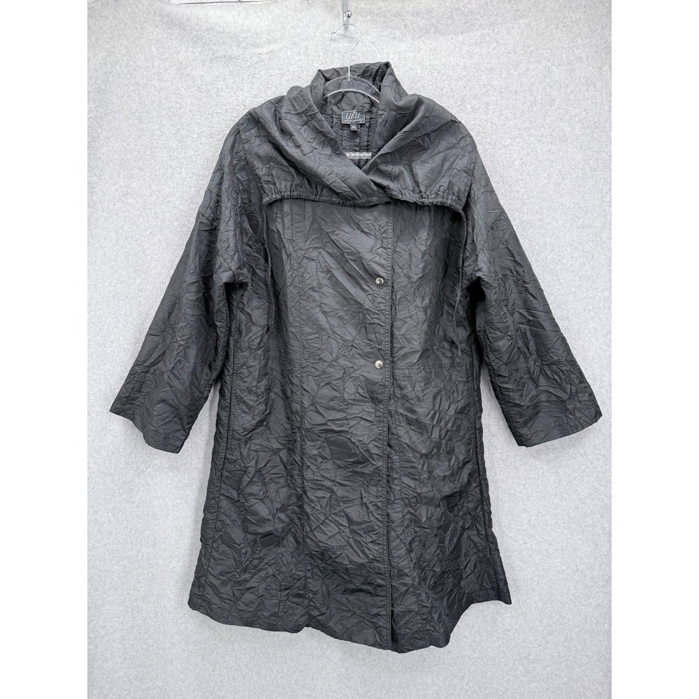 UBU Pack Your Personality Travel Coat Women Size M Black Crinkle Snap Front 3392